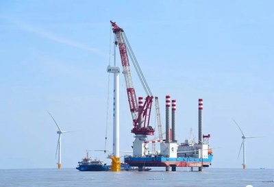 国内首座1200吨自升式风电安装船“振江号”完成风机吊装任务